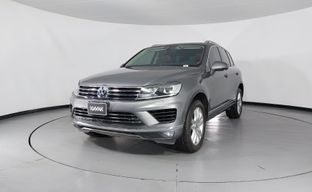 Volkswagen • Touareg