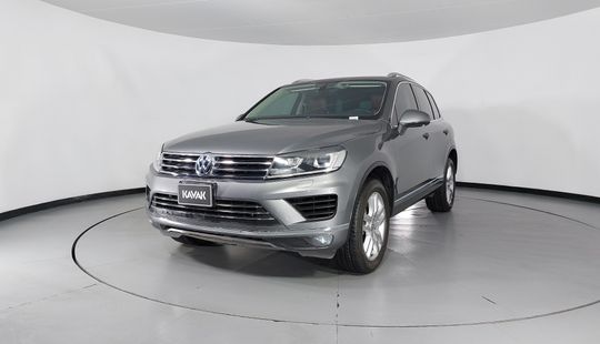 Volkswagen • Touareg