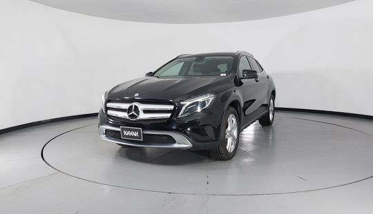 Mercedes Benz • Clase GLA