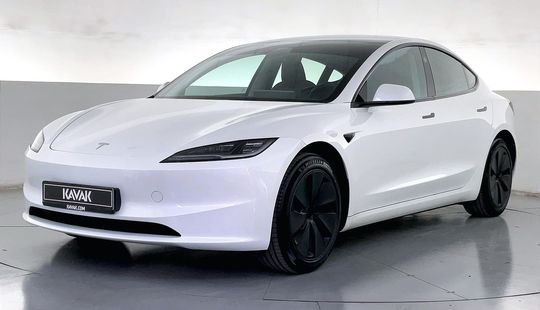 Tesla • Model 3