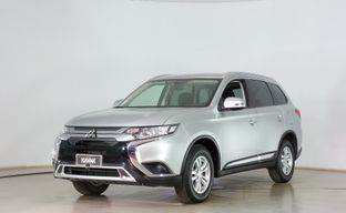 Mitsubishi • Outlander