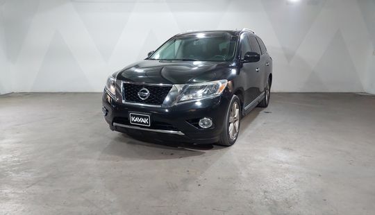 Nissan • Pathfinder