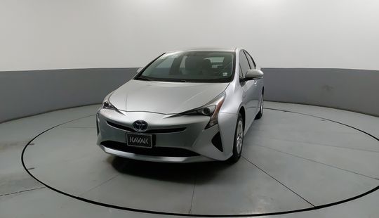 Toyota • Prius