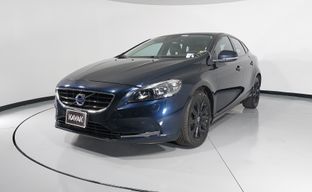 Volvo • V40