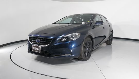 Volvo • V40