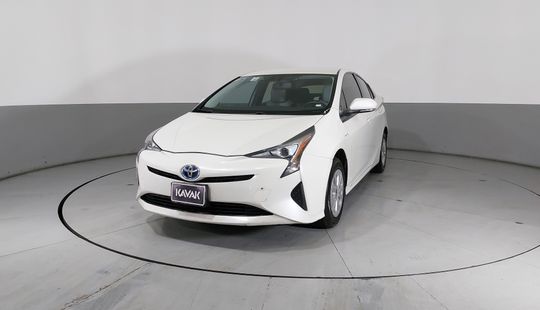 Toyota • Prius