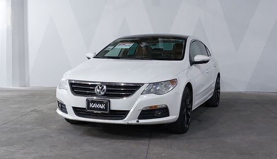 Volkswagen • Passat