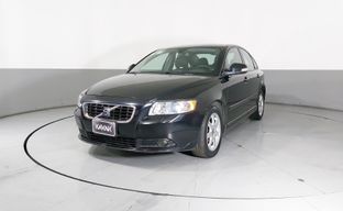 Volvo • S40