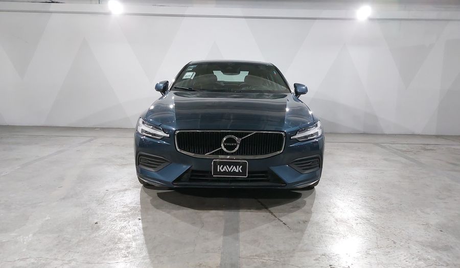 Volvo S60 2.0 B4 MHEV MOMENTUM AUTO Sedan 2022