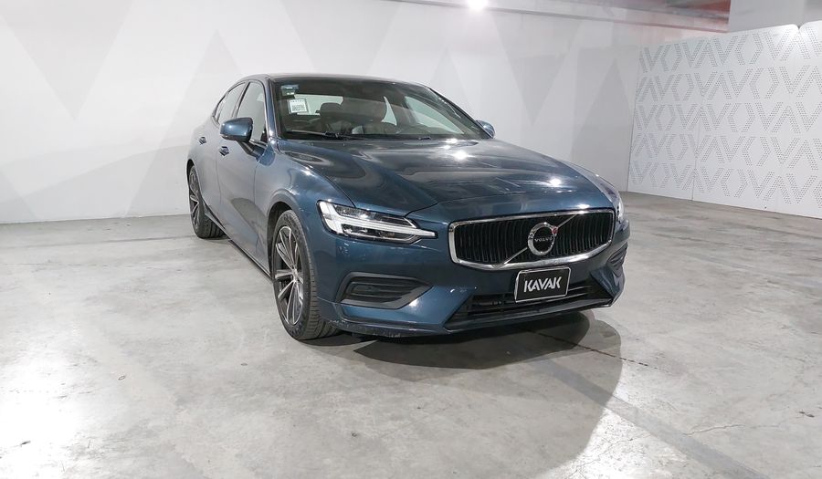 Volvo S60 2.0 B4 MHEV MOMENTUM AUTO Sedan 2022