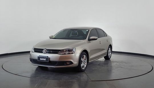 Volkswagen • Vento