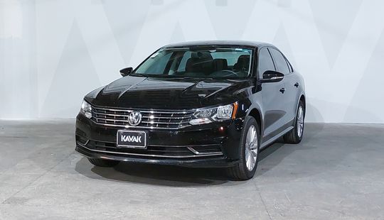 Volkswagen • Passat