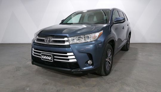 Toyota • Highlander