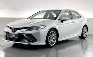 Toyota • Camry