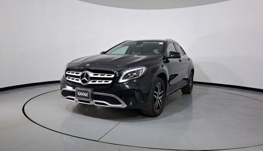 Mercedes Benz • Clase GLA