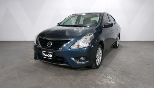 Nissan • Versa