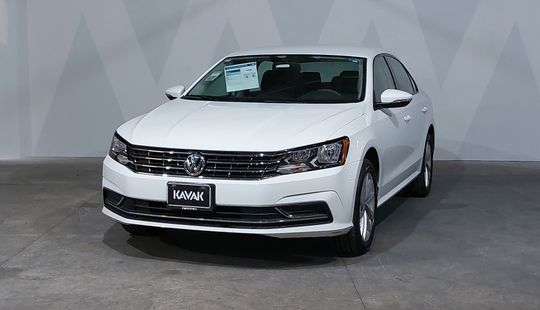 Volkswagen • Passat