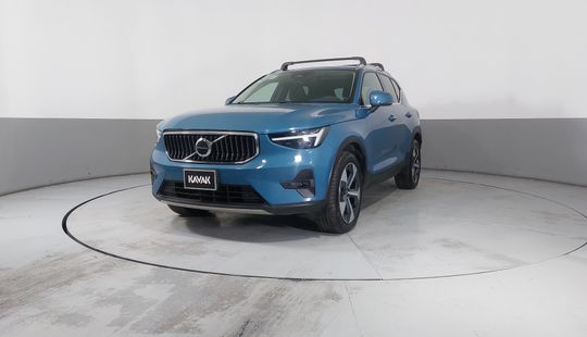 Volvo • XC40