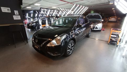 Nissan Versa 1.6 EXCLUSIVE AT Sedan 2020