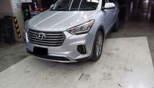 Hyundai • Santa Fe