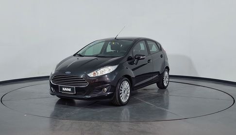 Ford Fiesta Kinetic Design 1.6 SE MT Hatchback 2015