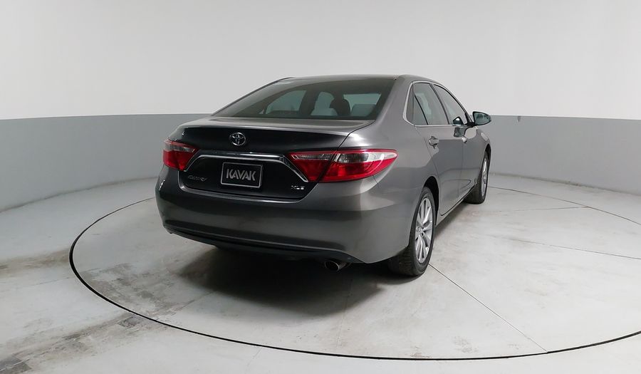 Toyota Camry 2.5 XLE NAVI L4 AT Sedan 2017