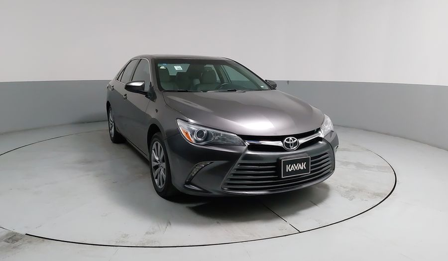 Toyota Camry 2.5 XLE NAVI L4 AT Sedan 2017