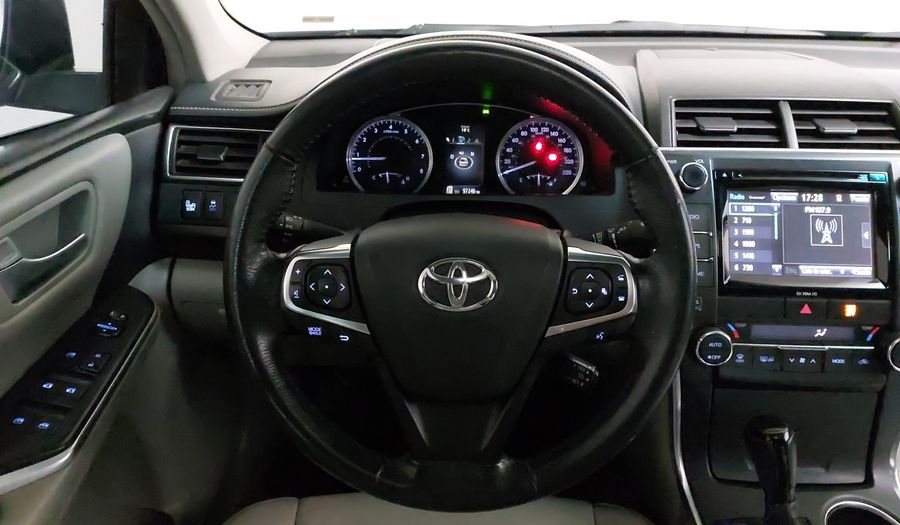 Toyota Camry 2.5 XLE NAVI L4 AT Sedan 2017