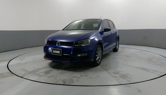 Volkswagen • Polo