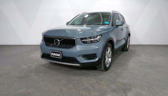 Volvo • XC40