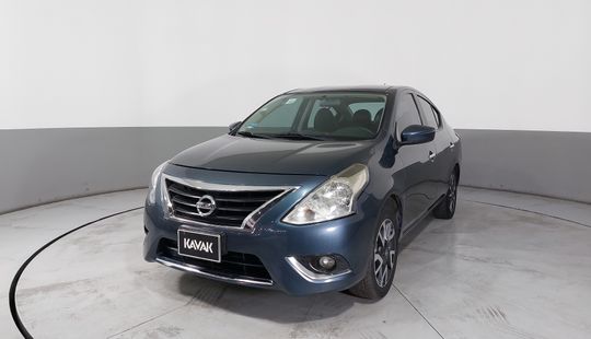 Nissan • Versa