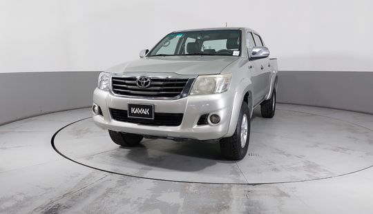 Toyota • Hilux