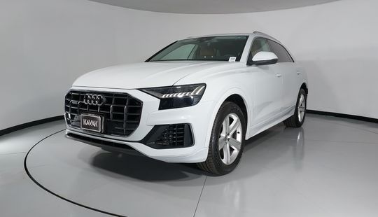 Audi • Q8