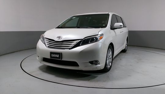 Toyota • Sienna