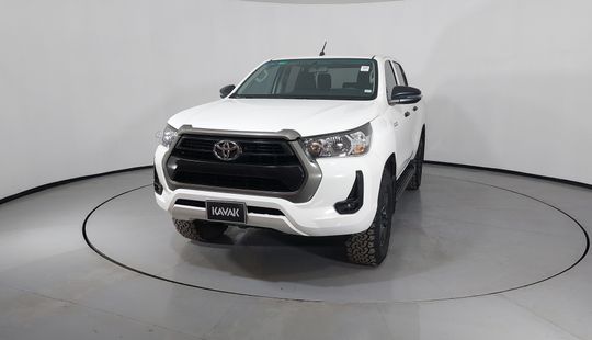 Toyota • Hilux