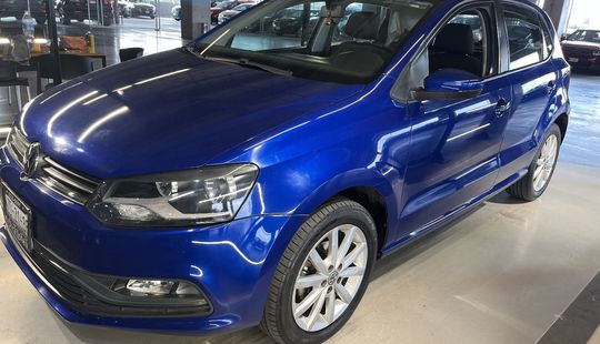 Volkswagen • Polo