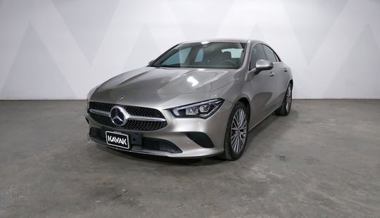 Mercedes Benz • Clase CLA