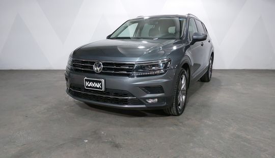 Volkswagen • Tiguan