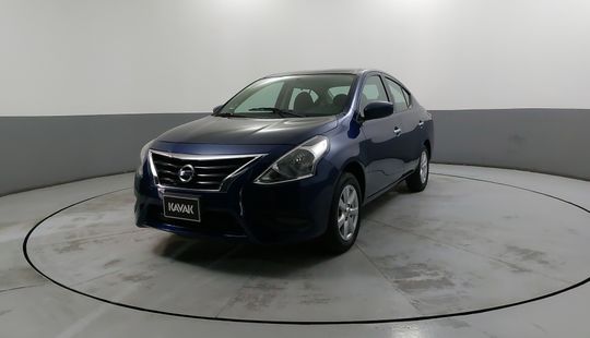 Nissan • Versa