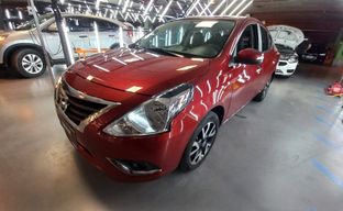 Nissan • Versa