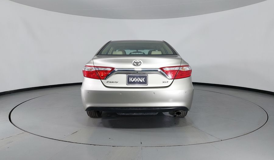 Toyota Camry 2.5 XLE L4 AT Sedan 2017