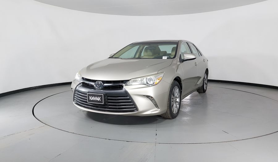 Toyota Camry 2.5 XLE L4 AT Sedan 2017