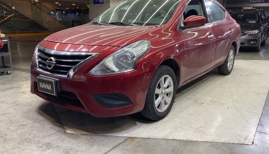 Nissan • Versa