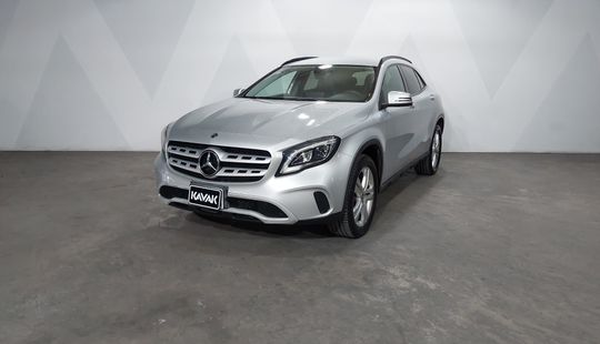 Mercedes Benz • Clase GLA