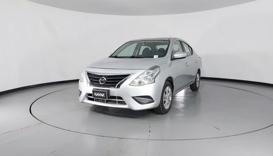 Nissan • Versa