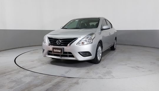 Nissan • Versa