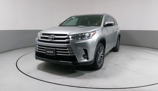 Toyota • Highlander