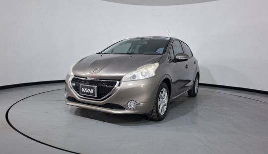 Peugeot • 208