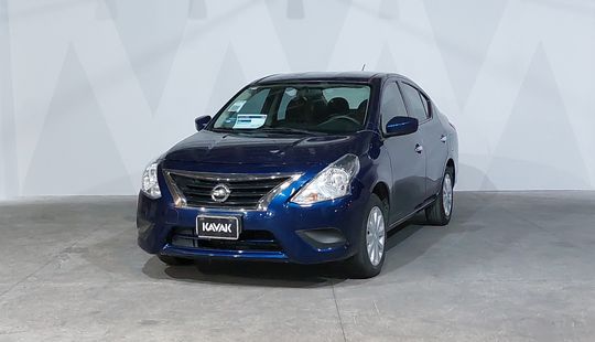 Nissan • Versa