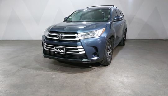 Toyota • Highlander